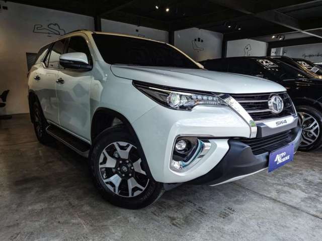 TOYOTA HILUX SW4