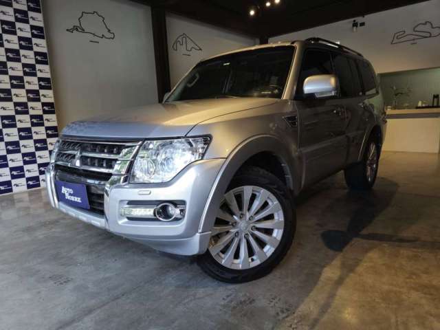 MITSUBISHI PAJERO FULL