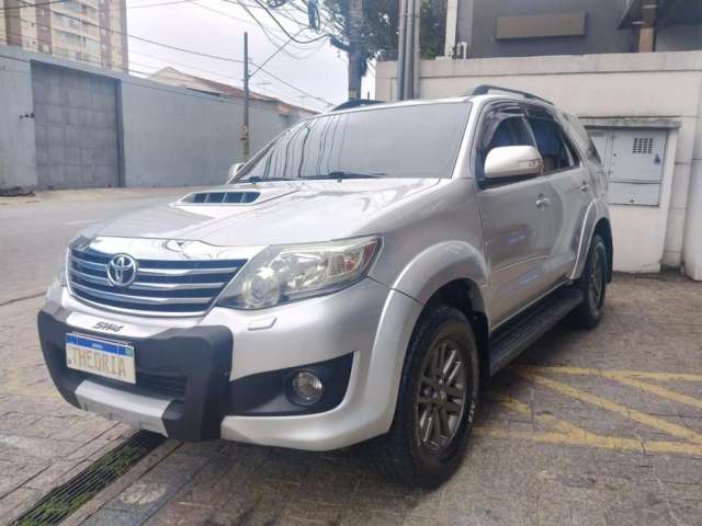 TOYOTA HILUX SW4