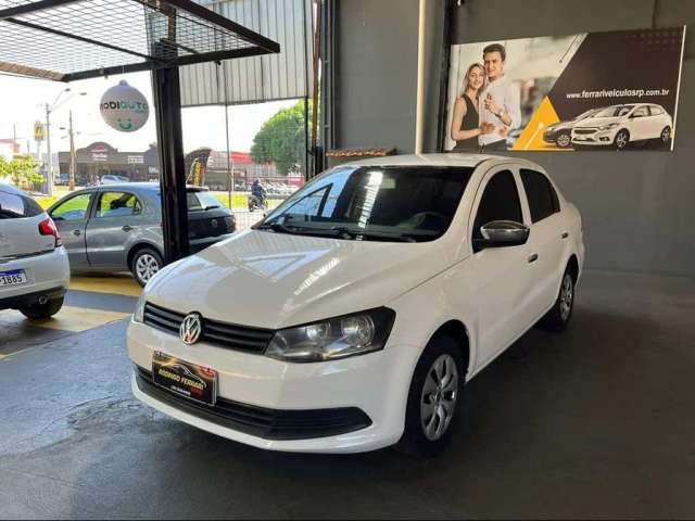 Volkswagen Voyage 1.6 - Branca - 2014/2015