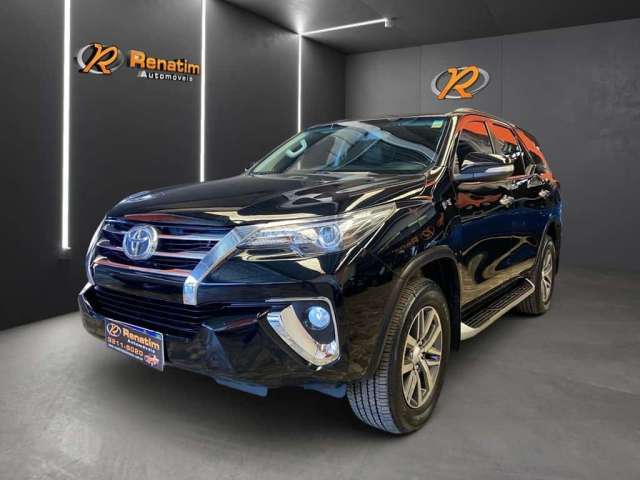 TOYOTA HILUX SW4 2.8 SRX 4X4 7 LUGARES 16V TURBO INTERCOOLER DIESEL 4P AUTOMÁTICO