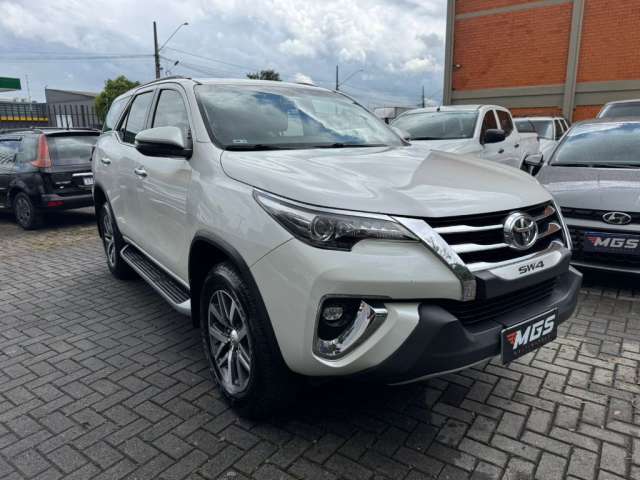 TOYOTA HILUX SW4 SRX 2.8 4X4 7 LUGARES DIESEL 