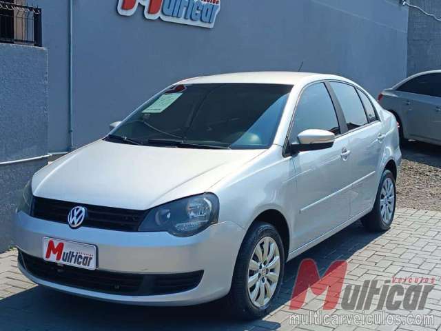 Volkswagen Polo Sedan 1.6 Mi Total Flex 8V 4p