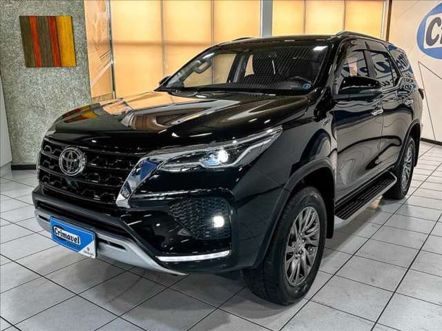 TOYOTA HILUX SW4 2.8 D-4d Turbo SRX 7L 4X4 - 2022/2022