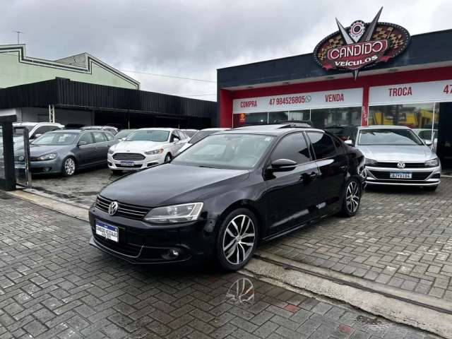 Volkswagen JETTA Highline 2.0 TSI 16V 4p Tiptronic