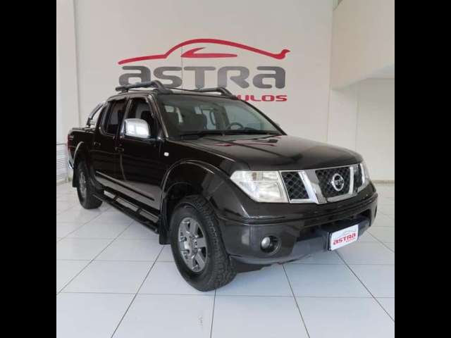 NISSAN FRONTIER LE CD 4X4-AT 2.5 TB-IC 4P 2013