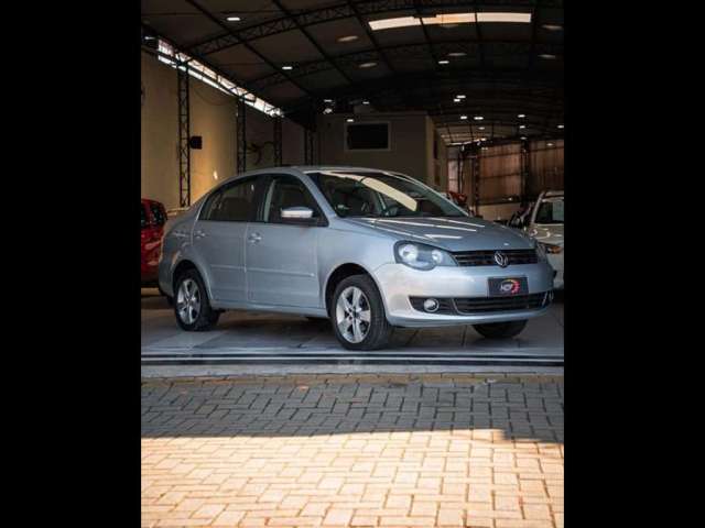 VOLKSWAGEN POLO SEDAN 1.6 COMFOR 2014