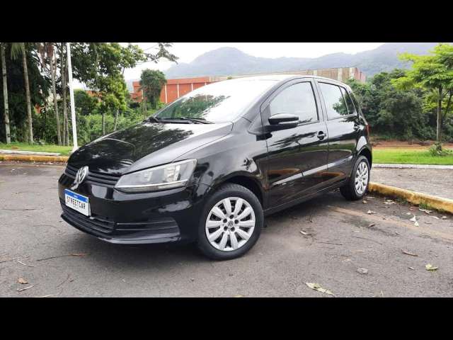 Volkswagen Fox Trendline 1.0 Flex 8V 5p  - Preta - 2014/2015