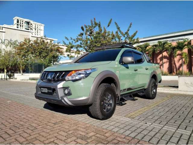 Mitsubishi L200 triton 2022 2.4 16v turbo diesel savana gls cd 4x4 automático