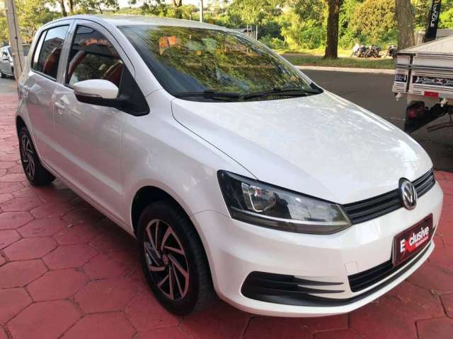 Volkswagen Fox Trendline 1.0 Flex 12V 5p  - Branca - 2016/2017