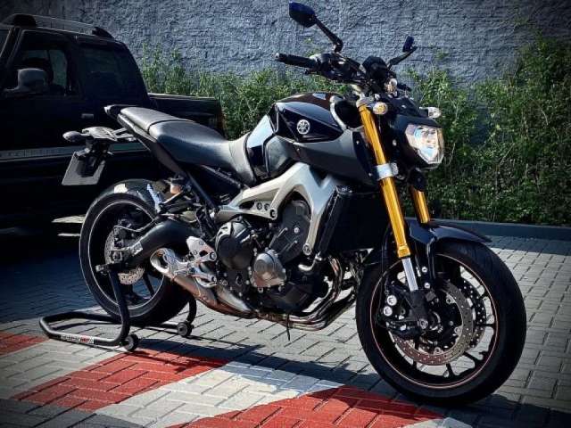 YAMAHA MT-09