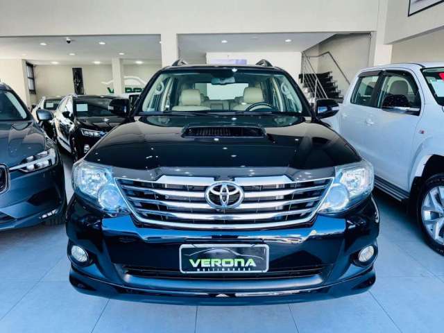 TOYOTA HILUX SW4