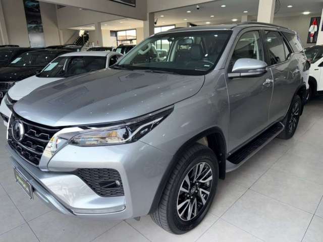 TOYOTA HILUX SW4