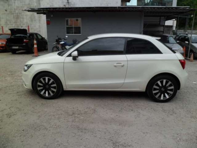 Audi A1 2012 1.4 tfsi attraction 16v 122cv gasolina 2p automático