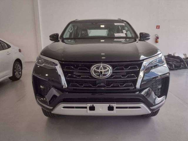 TOYOTA HILUX SW4