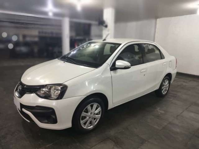 Toyota Etios 2019 1.5 x plus sedan 16v flex 4p manual