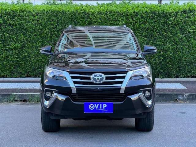 TOYOTA HILUX SW4