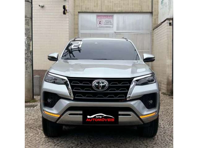 Toyota Hilux sw4 2021 2.8 d-4d turbo diesel srx 7l 4x4 automático