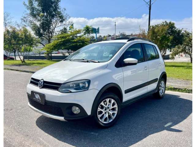 Volkswagen CrossFox 1.6 Mi Total Flex 8V 5p  - Branca - 2014/2014