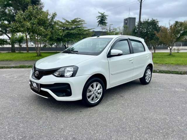 Toyota Etios X Plus 1.5 Flex 16V 5p Aut.  - Branca - 2020/2021