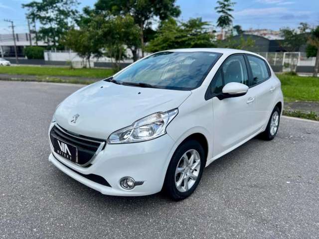 Peugeot 208 Active 1.6 Flex 16V 5p Aut.  - Branca - 2014/2015