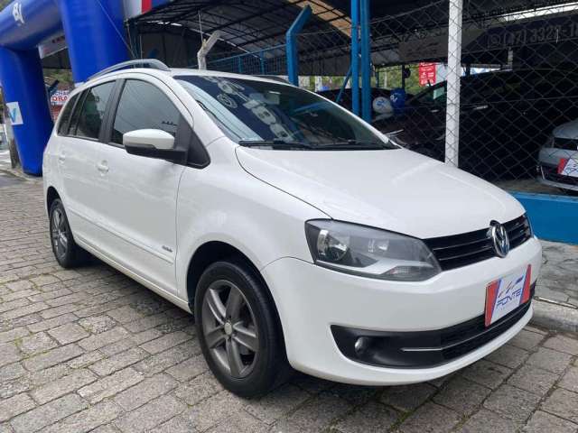 Volkswagen SpaceFox 1.6 Trend Total Flex 8V 5p  - Branca - 2013/2013