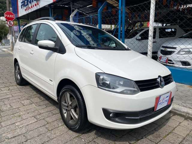 Volkswagen SpaceFox 1.6 Trend Total Flex 8V 5p  - Branca - 2013/2013