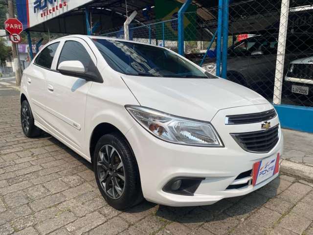 Chevrolet Onix 1.0 LS MEC. - Branca - 2014/2015