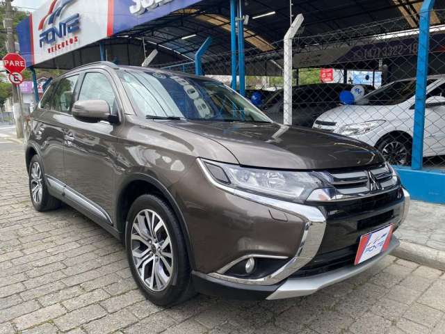 Mitsubishi Outlander 2.2 4X4 Diesel Aut.  - Marrom - 2015/2016