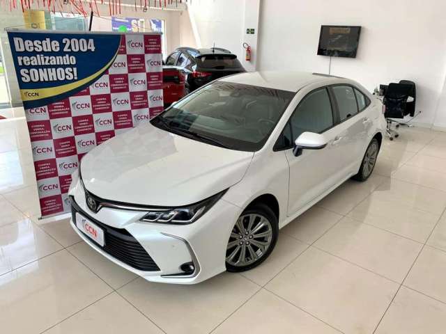 Toyota Corolla XEi 2.0 Flex 16V Aut.  - Branca - 2022/2023