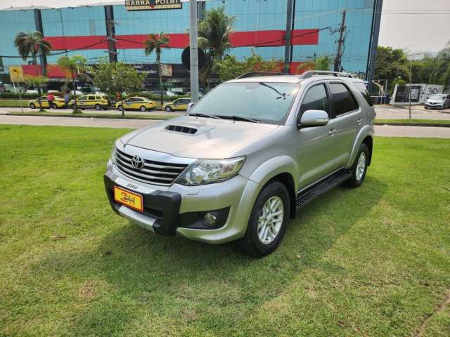 Toyota Hilux SW4 SRV 7 Lugares 2015