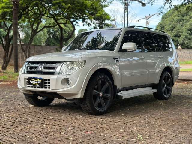 MITSUBISHI PAJERO FULL