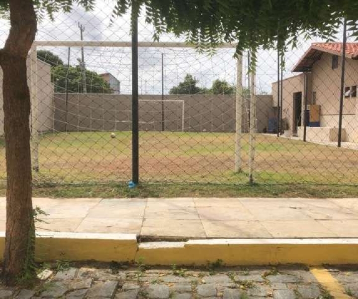 Casas à venda na Avenida Edilson Brasil Soares em Fortaleza, CE