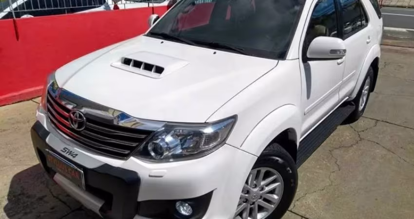 HILUX SW4 SRV-7 3.0TDi 4X4 *7 LUGARES