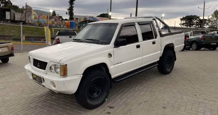 Mitsubishi L200 GL 2.5 - Branca - 2006/2006