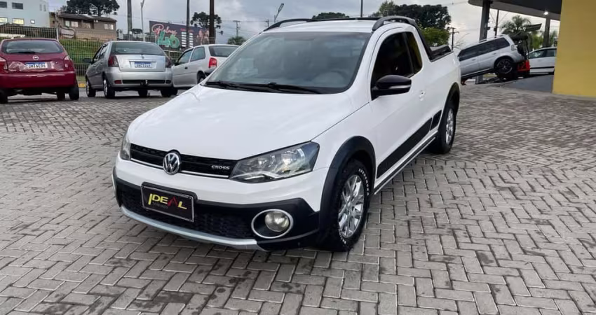 Volkswagen Saveiro CE CROSS - Branca - 2013/2014
