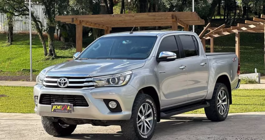 Toyota Hilux CD SRX 4x4 2.8 TDI 16V Diesel Aut.  - Prata - 2016/2017