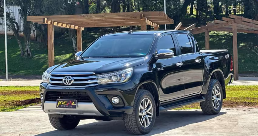 Toyota Hilux CDSRXA4FD - Preta - 2017/2018