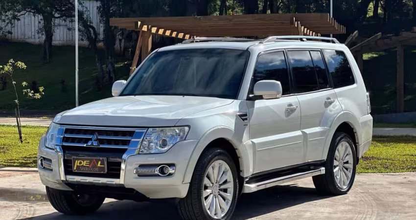 Mitsubishi Pajero HPE Full 3.2 4x4 T.I.Dies. 5p Aut  - Branca - 2014/2015