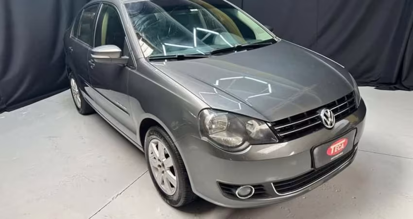 VOLKSWAGEN POLO SEDAN 1.6 COMFOR 2013