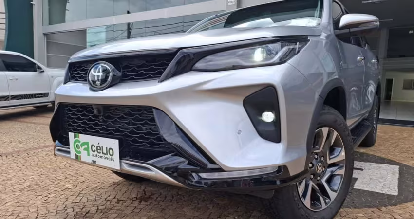 Toyota Hilux SW4 I/  SWSRXA4RD - Prata - 2024/2025