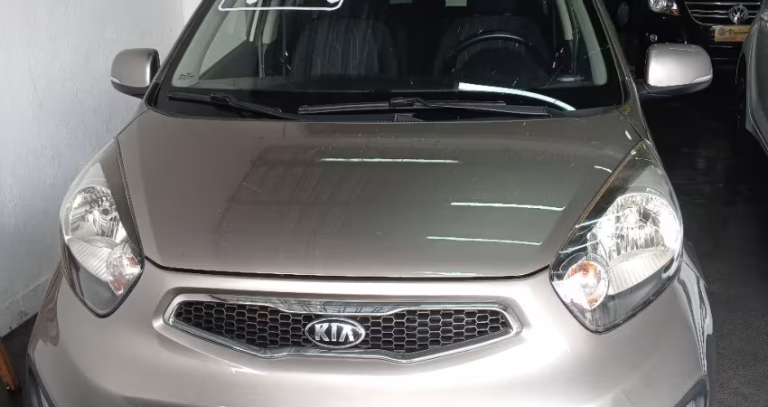 carro super novinho de familia bem economico
