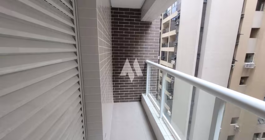 Apartamento à venda -2 suítes  -  varanda - -Ponta da Praia-Santos
