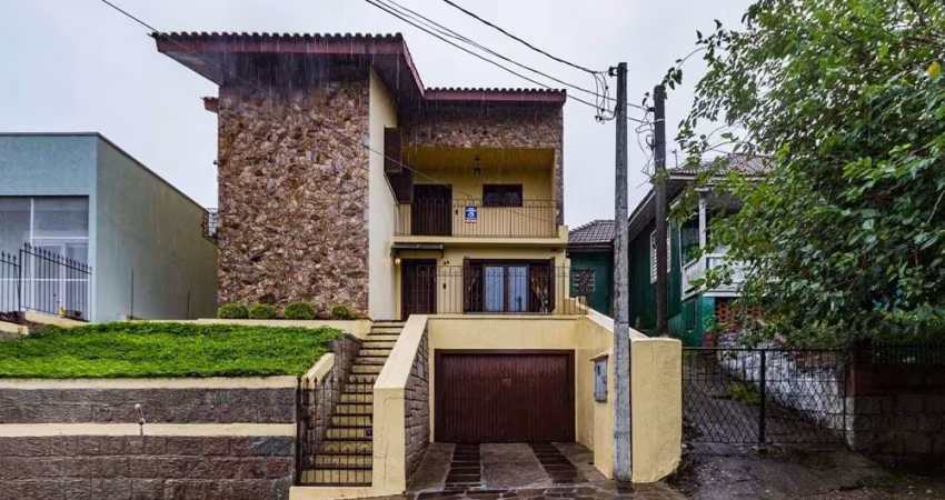 Casa com 3 quartos à venda na Rua Bispo Sardinha, 95, Vila Ipiranga, Porto Alegre