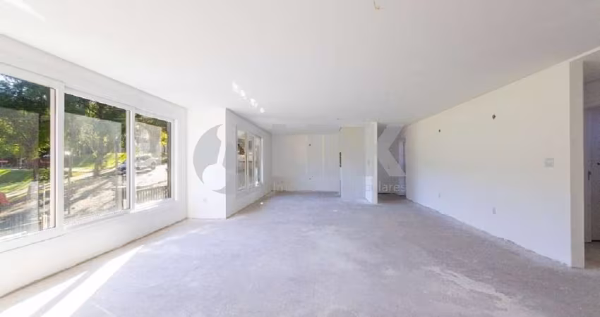 Apartamento de 3 quartos com 3 suítes e 4 vagas à venda no bairro Três Figueiras em Porto Alegre