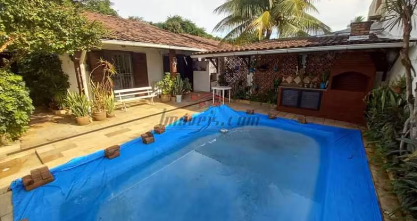 Casa em condomínio fechado com 5 quartos à venda na Rua Mansidão, 28, Taquara, Rio de Janeiro