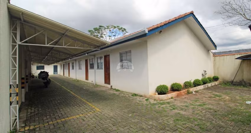 Casa com 2 quartos para alugar na Rua Astorga, 1160, Guaraituba, Colombo
