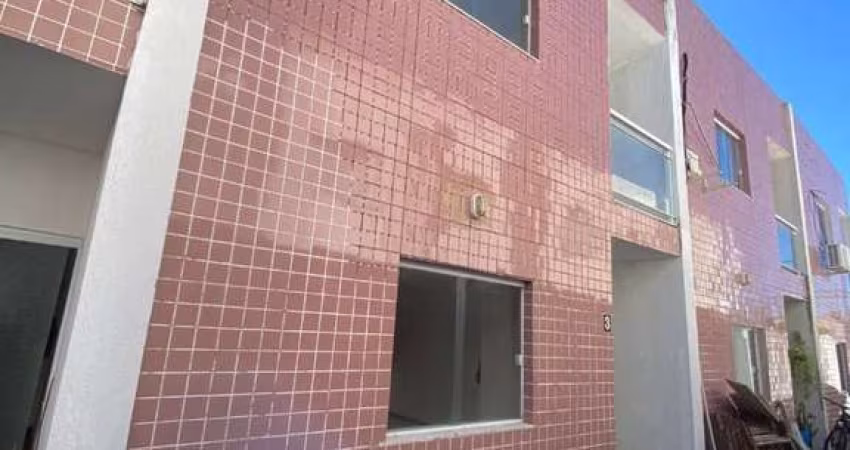 Desfrute do melhor que a Praia de Ipitanga tem a oferecer neste encantador Village duplex.