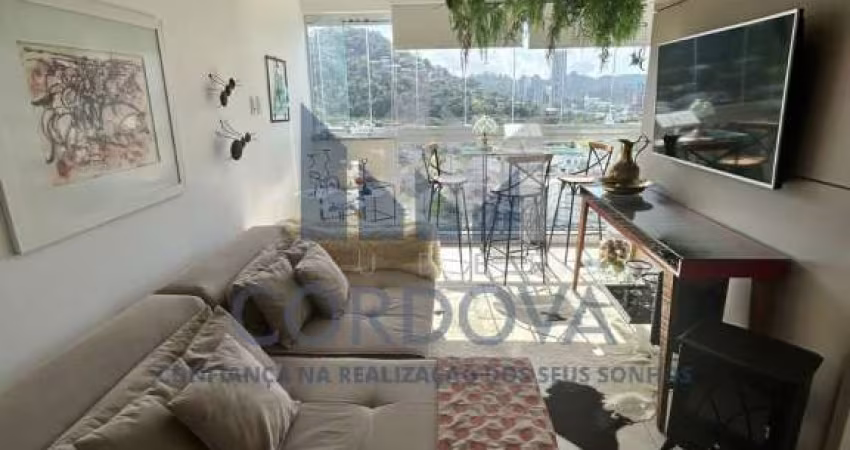 Apartamento na Praia Brava/SC . Ultimo andar. Maravilhosa vista livre/permanente de todas as aberturas.
