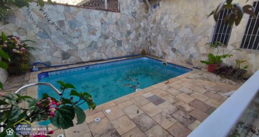 Casa Térrea semi Isolada - Flórida - Com Piscina e Churrasqueira!! Financia!